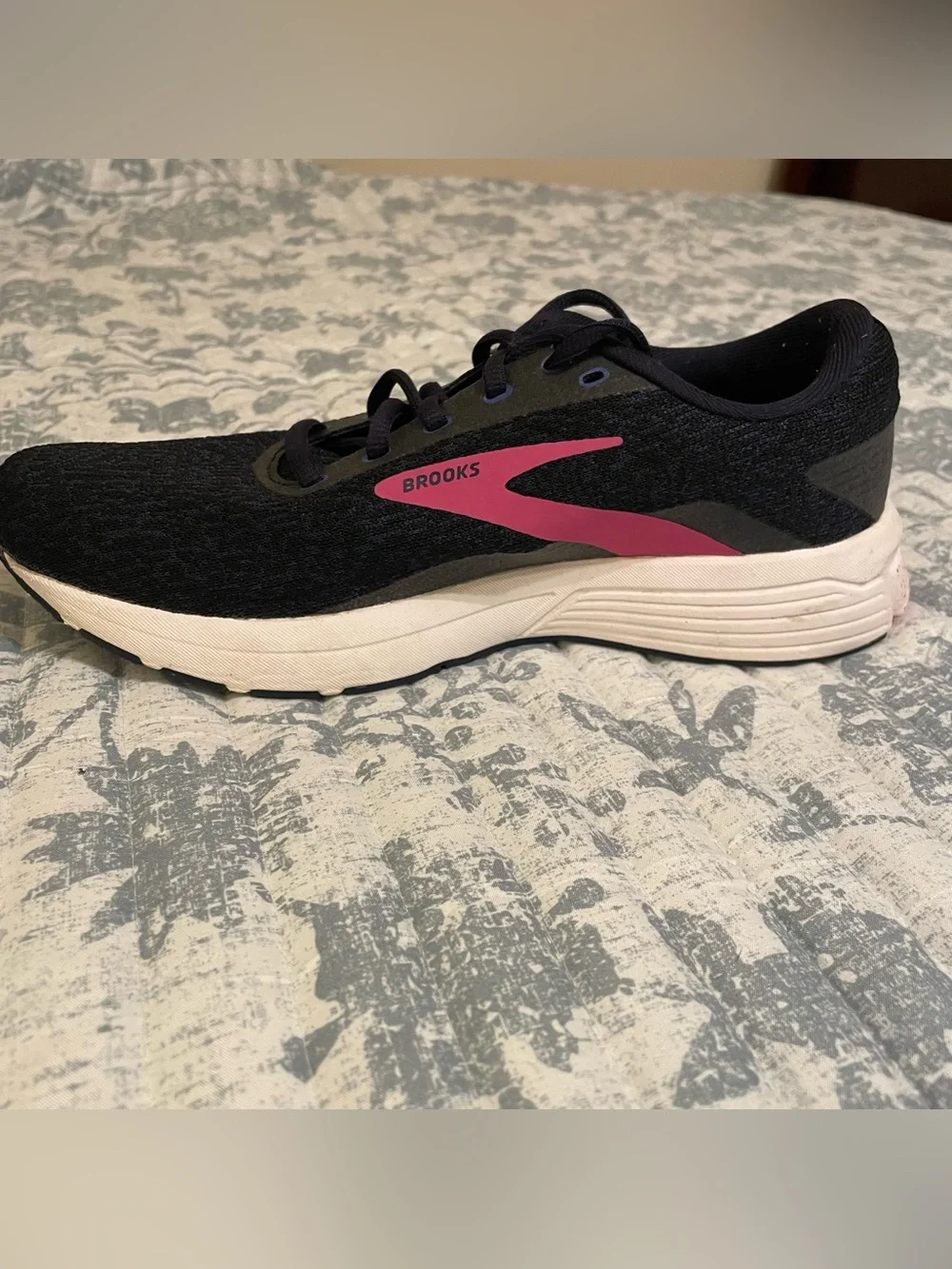 Brooks Women's Black Running Sneakers with Pink Accents
